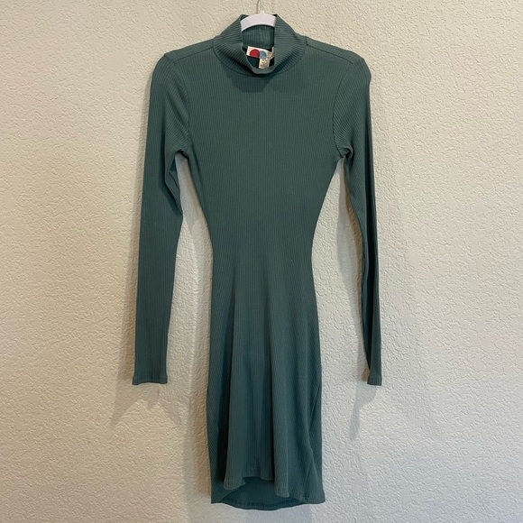 New! Free People Beach Guess Who’s Back Mini Rib Knit Dress - Picture 4 of 8